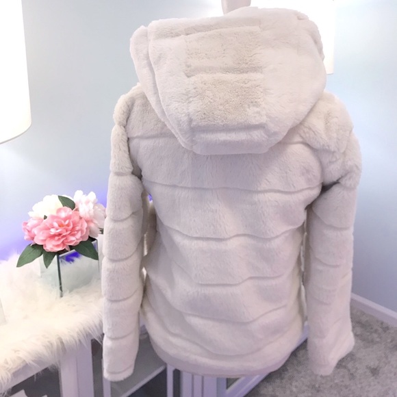 Forever 21 Girls faux fur coat - Picture 3 of 7